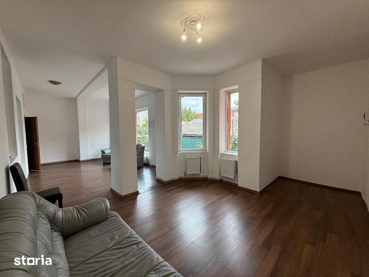 Casă cu 4 camere cu Teren 430 Mp în Cetate