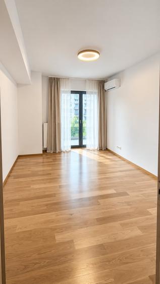 Apartament cu 3 camere semidecomandat, mobilat în Pipera