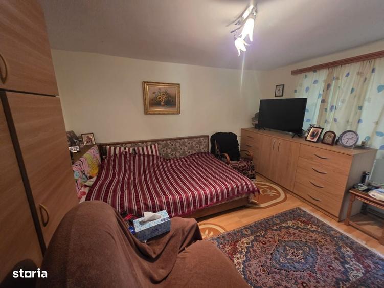 Casă cu 3 camere în Dealu