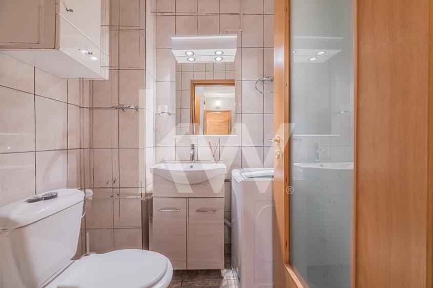 Apartament cu 3 camere decomandat în Răcădău