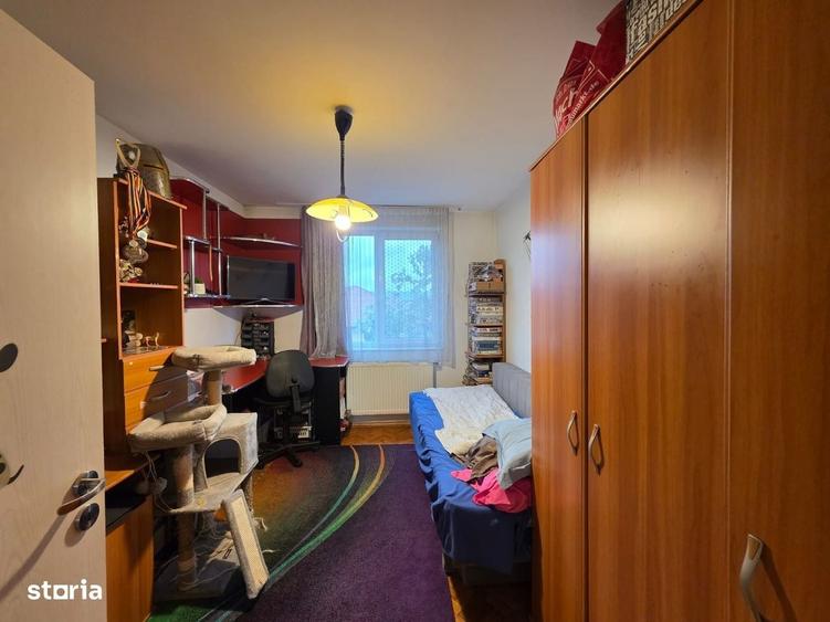 Apartament cu 3 camere decomandat în Deve
