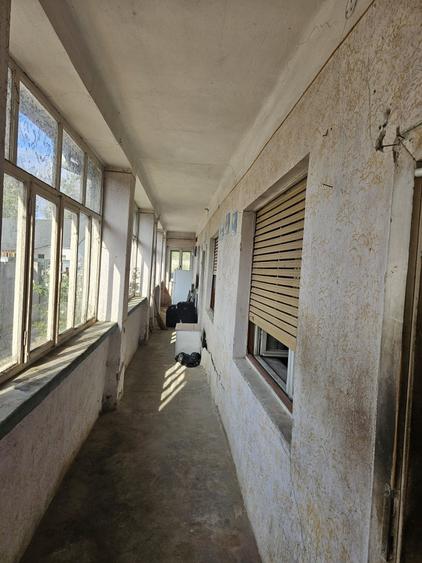 Casă cu 4 camere în Cuvin