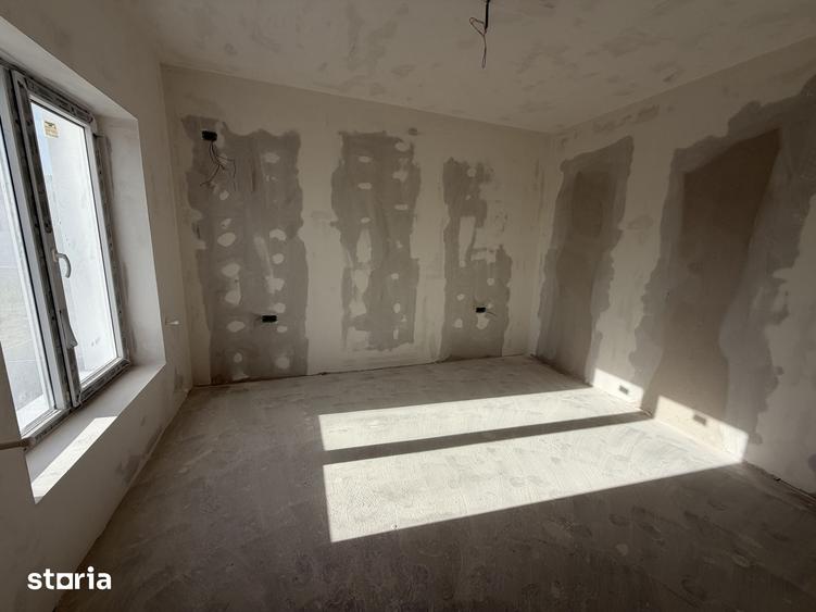 Casă cu 4 camere cu Teren 250 Mp în Central