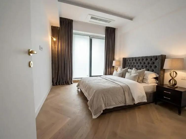 Apartament cu 4 camere semidecomandat în Unirii