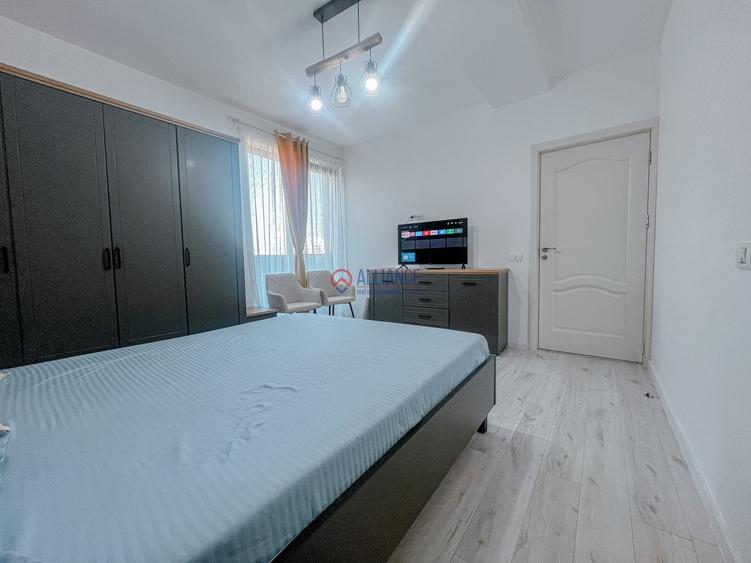 Apartament cu 3 camere decomandat în Palazu Mare