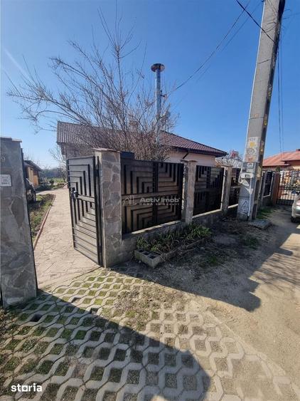 Casă cu 5 camere cu Teren 1694 Mp în Nanov