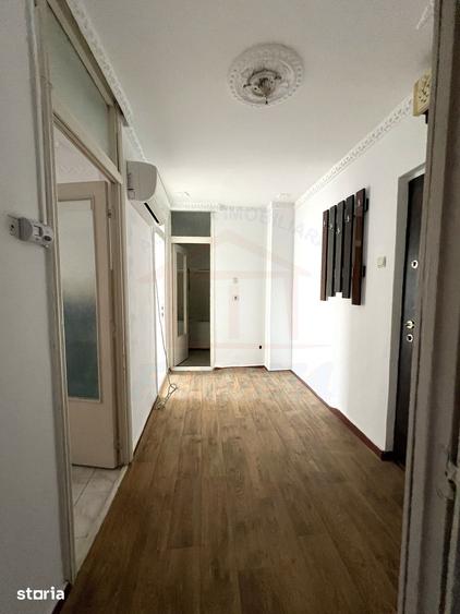 Apartament cu 2 camere decomandat, mobilat în Sud