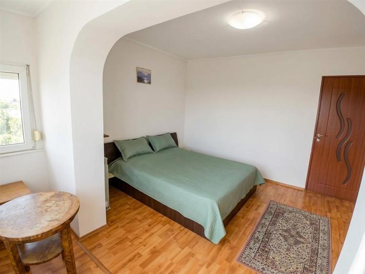 Apartament cu 3 camere decomandat în Centru Civic