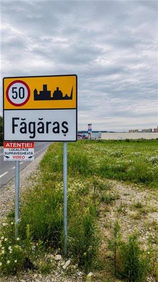 Teren intravilan 10.744 mp, Fagaras, zona comerciala,2 fronturi, utilitati, parc - 4