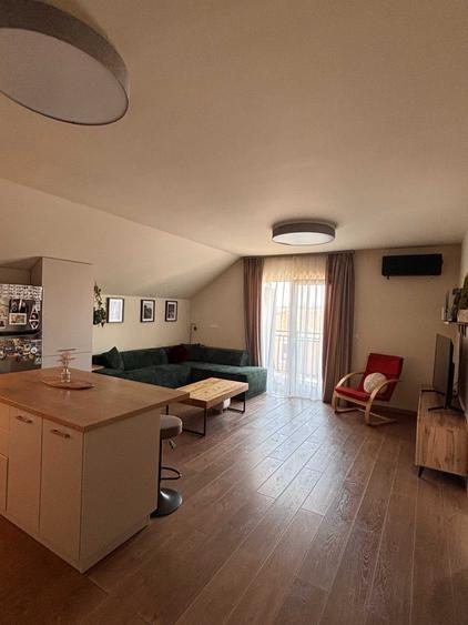 Apartament cu 3 camere decomandat în Dumbrăvița