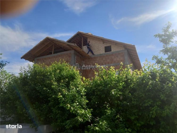 Casă cu 4 camere cu Teren 300 Mp în Tunari