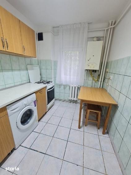 Apartament cu 2 camere decomandat în Podu Roș