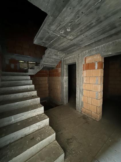 Casă cu 4 camere în Corbeanca