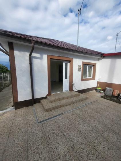 Casă cu 4 camere în Exterior Vest