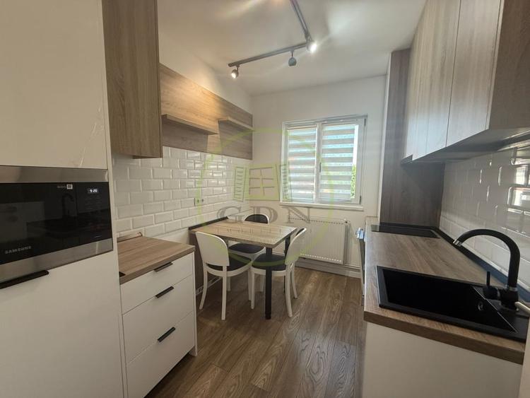 Apartament cu 4 camere decomandat, mobilat în 1 Mai