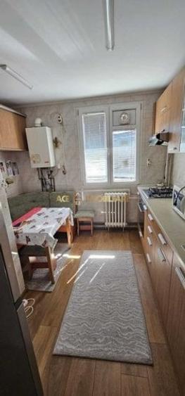 Apartament cu 4 camere decomandat, mobilat în Ghencea