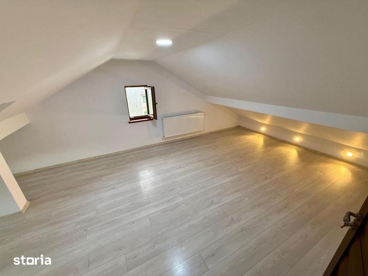 Casă cu 5 camere cu Teren 750 Mp în Bârnova
