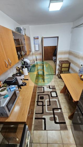 Apartament cu 3 camere decomandat în Sud