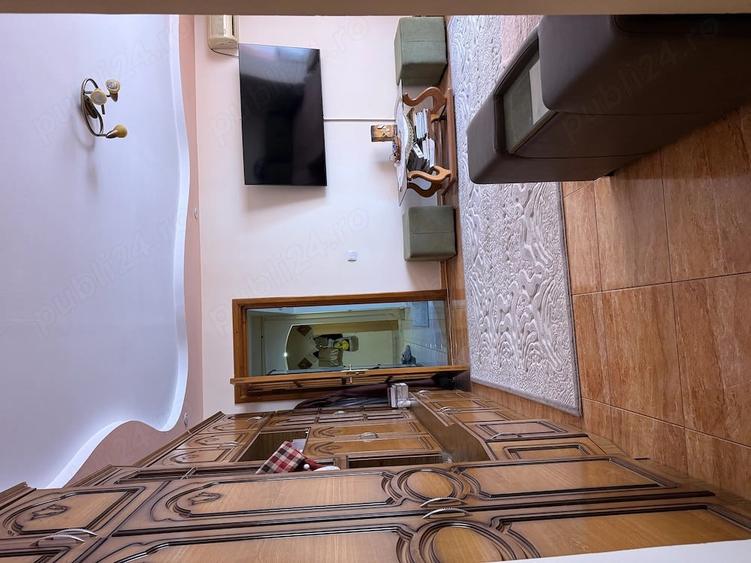 Apartament cu 3 camere semidecomandat în Central