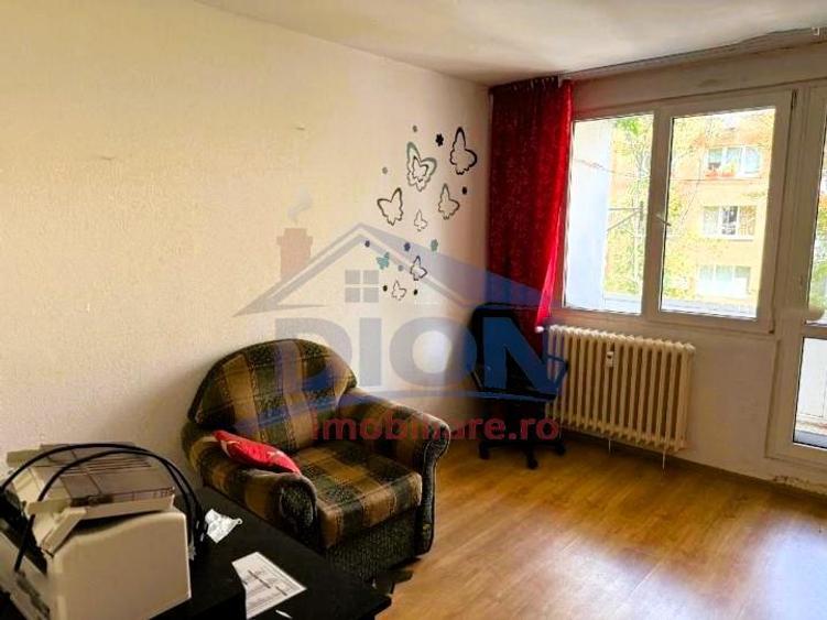 Apartament cu 3 camere semidecomandat în Drumul Taberei