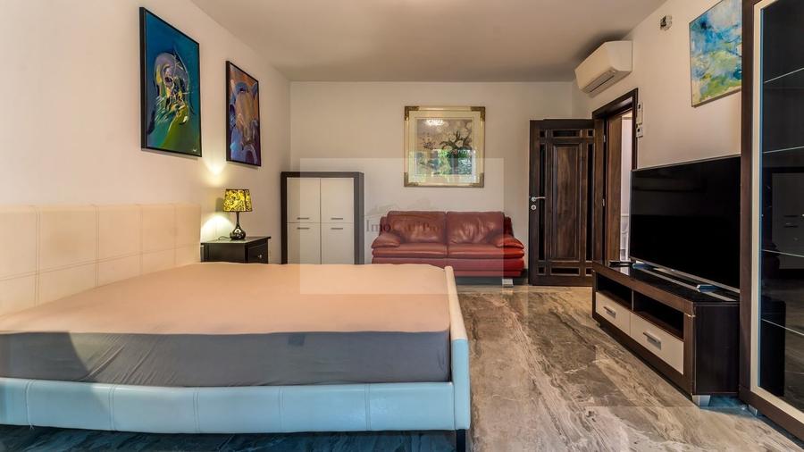 Apartament cu 2 camere decomandat, mobilat în Central