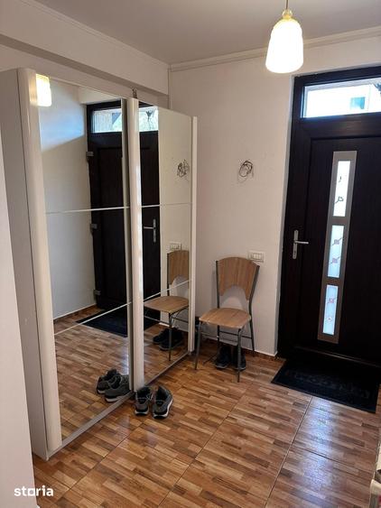 Casă cu 6 camere cu Teren 310 Mp în Apărătorii Patriei