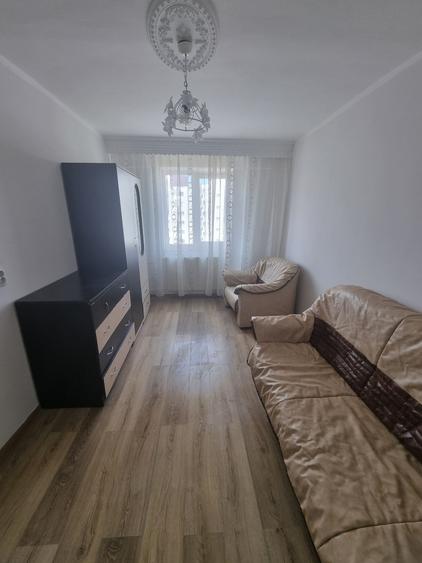 Garsonieră decomandată în Mioriței