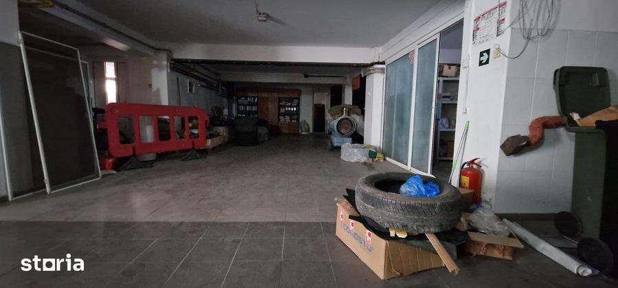Casă cu 5 camere cu Teren 180 Mp în Tomis II