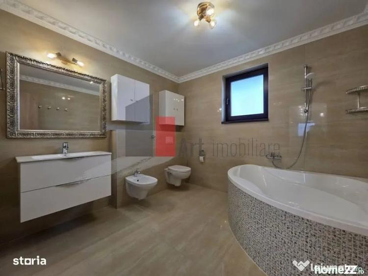 Casă cu 5 camere cu Teren 500 Mp în 1 Decembrie