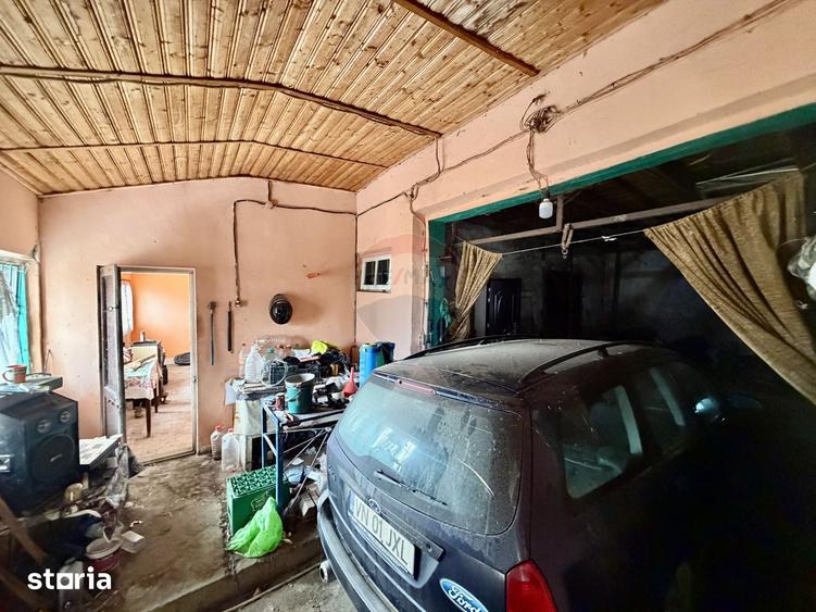 Casă cu 4 camere cu Teren 7727 Mp în Cârligele