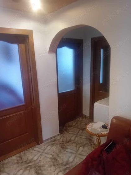 Apartament cu 3 camere decomandat în Dărmănești
