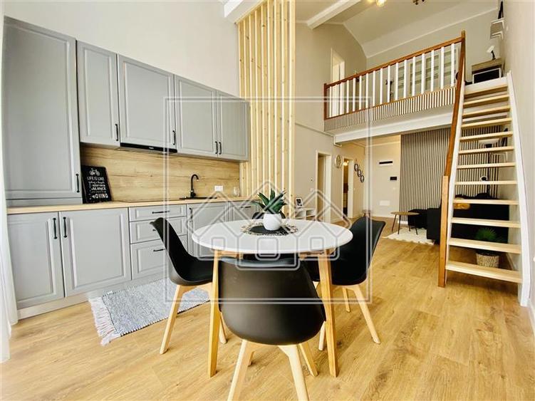 Penthouse cu 3 camere semidecomandat, mobilat în Exterior Vest
