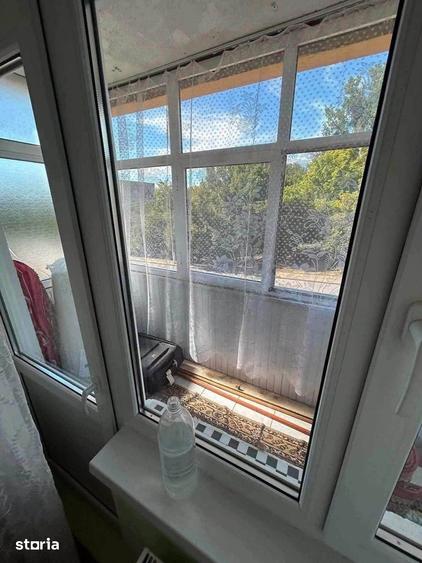 De vanzare apartament cu 3 camere, 3 balcoane, etajul 3 - 5