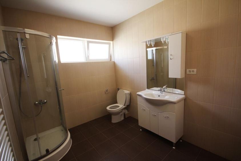 Casă cu 4 camere cu Canalizare în Elisabetin