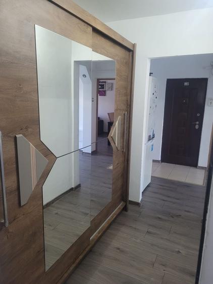 Apartament cu 3 camere decomandat în Slobozia
