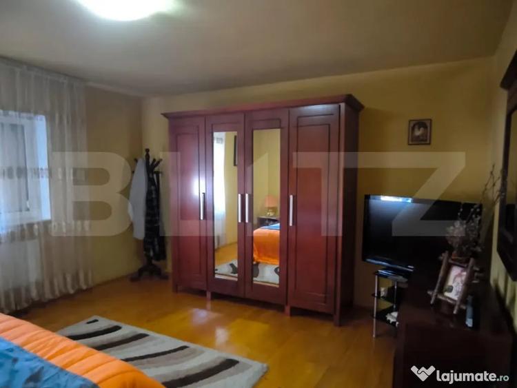 Casă cu 7 camere cu Teren 1430 Mp în Central