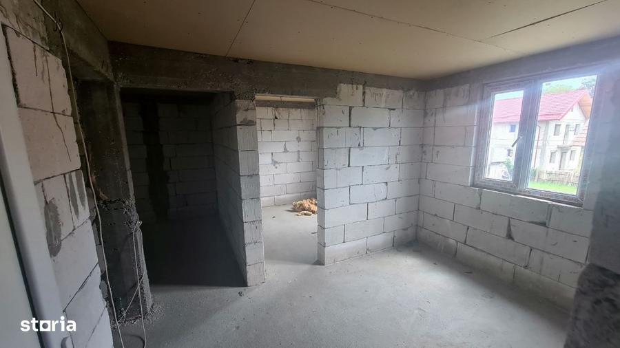 Casă cu 4 camere în Zigoneni