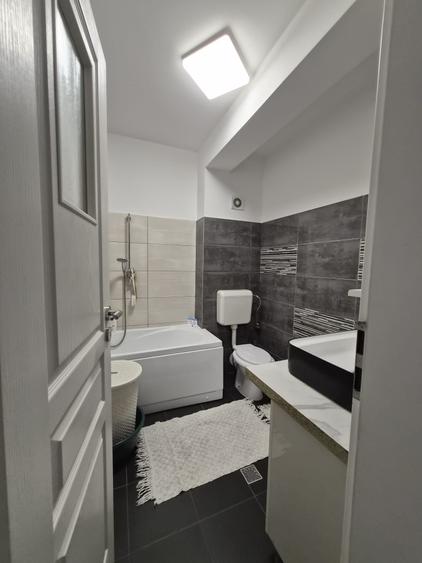 Apartament cu 4 camere decomandat în Bragadiru
