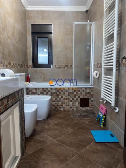 Casă individuală cu 4 camere cu Canalizare în Exterior Vest