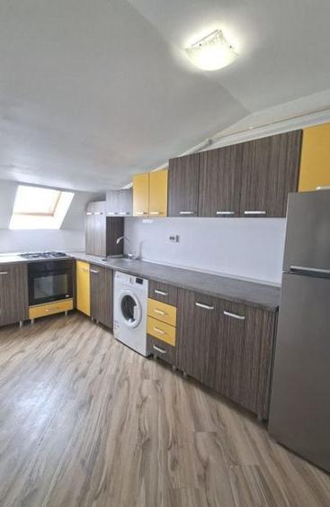 Apartament cu 3 camere decomandat în Ștefănești