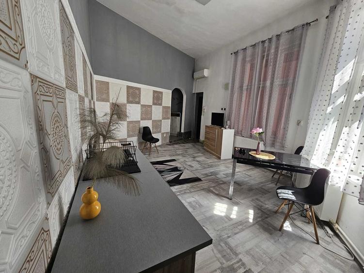 Apartament cu 2 camere semidecomandat în Ultracentral