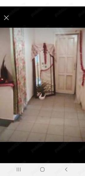 Casă cu 5 camere în Central