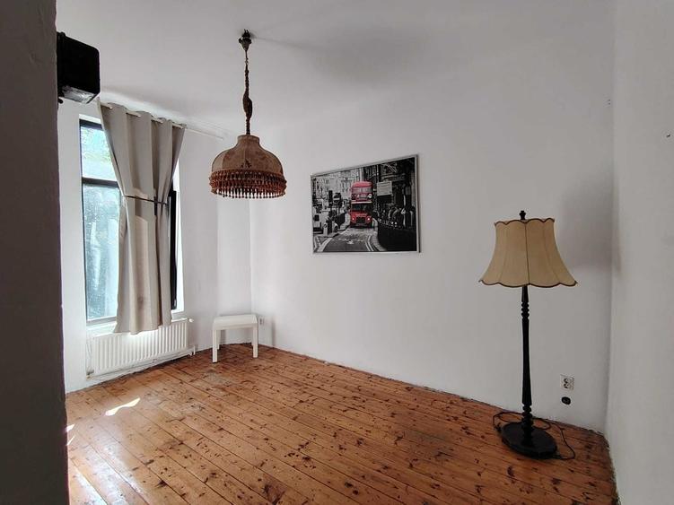 Casă cu 4 camere cu Teren 460 Mp în Central