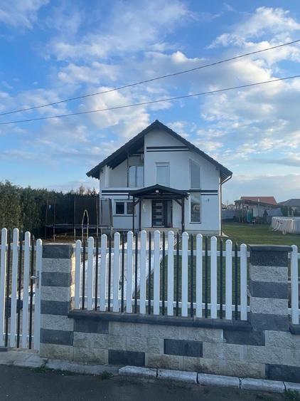Casă cu 4 camere în Central