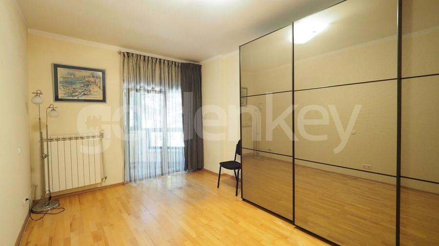 Duplex cu 6 camere cu Piscina în Iancu Nicolae