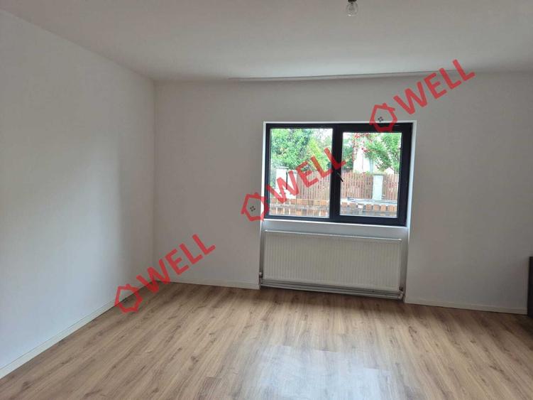 Casă cu 9 camere cu Teren 572 Mp în Semicentral