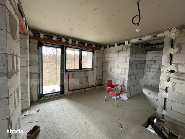 Casa de vanzare , zona Uriu, teren de 30 arii - 6