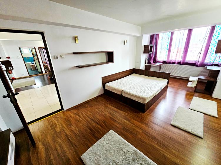 Apartament cu 3 camere decomandat în Mazepa 1