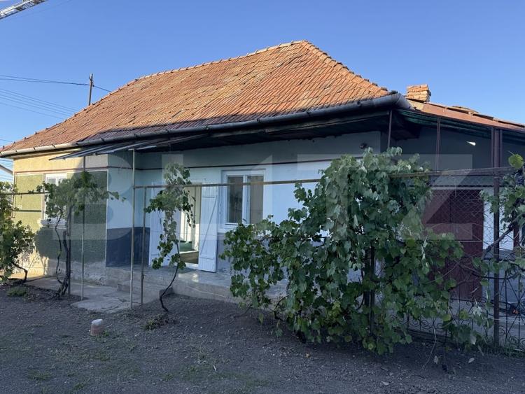 Casă individuală cu 2 camere cu Canalizare în Ernei
