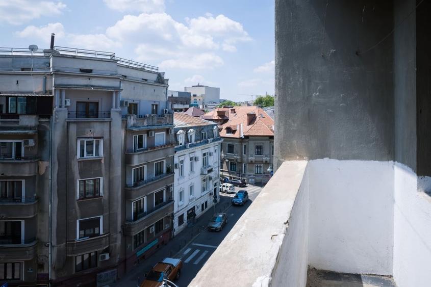 Garsonieră decomandată în Universitate